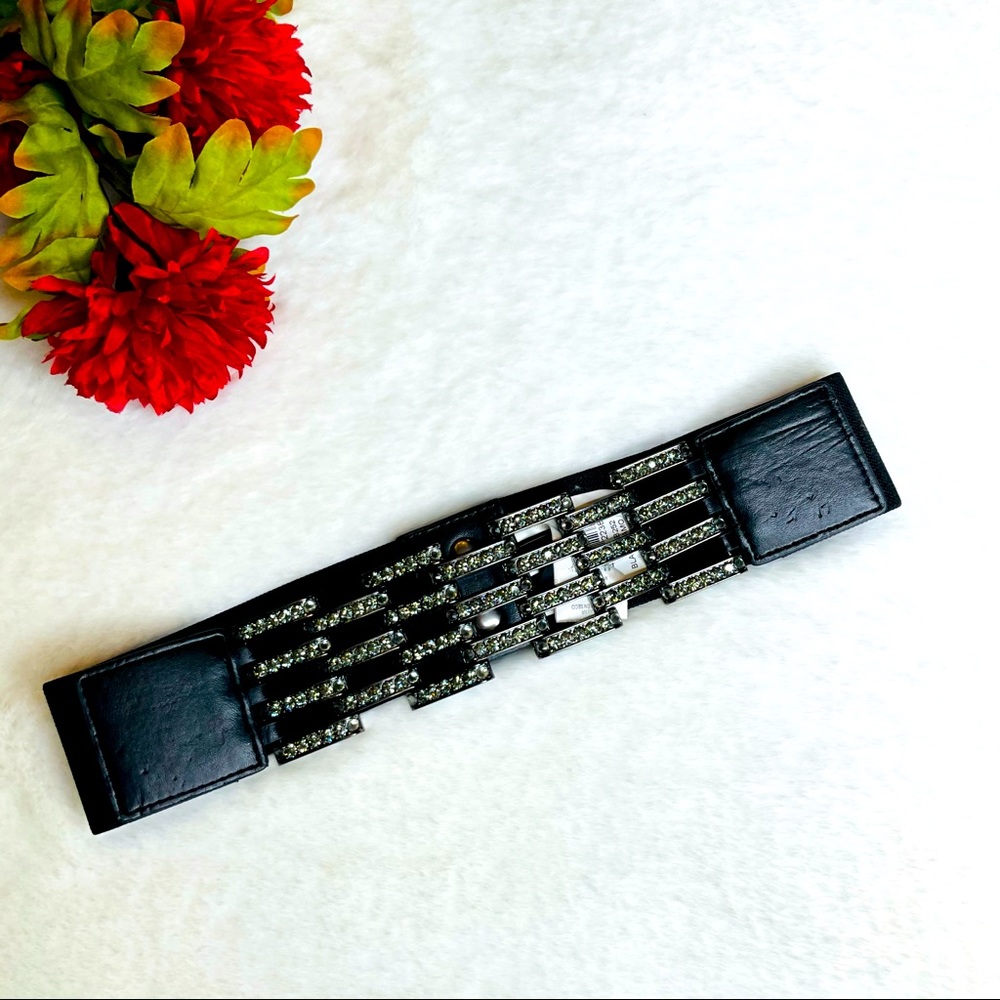 BCBG Statement Belt - Picture 3 of 9